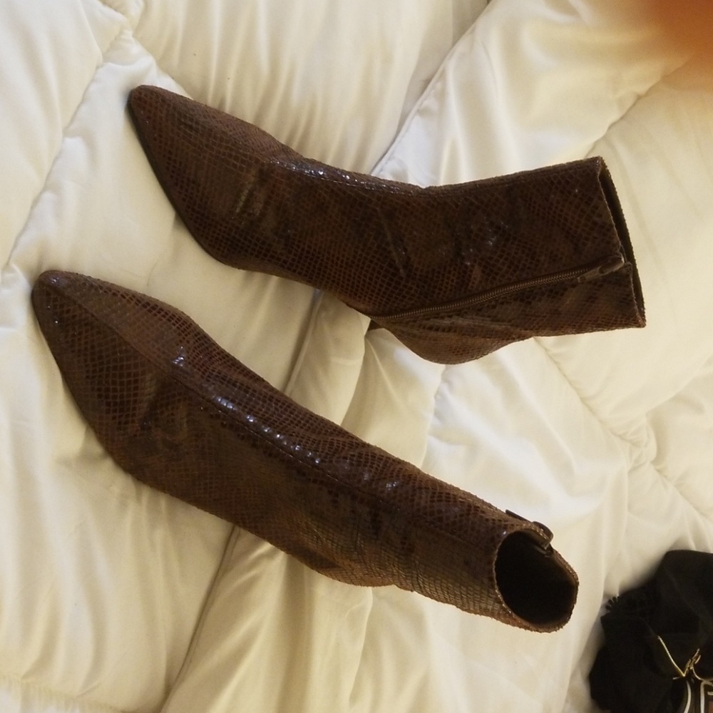 Lumiani kitten heel bootie